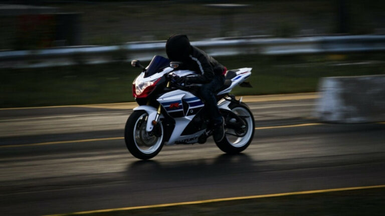 Passage des vitesses sur une moto : comment ça marche ?